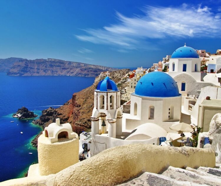 دليل سانتوريني جوهرة المتوسط